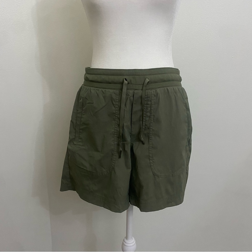 L.L. Bean Women's Hiking Shorts in Forest Green
